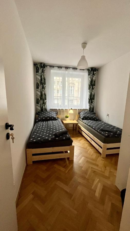 Warszawa Krucza Pokoje Exteriér fotografie